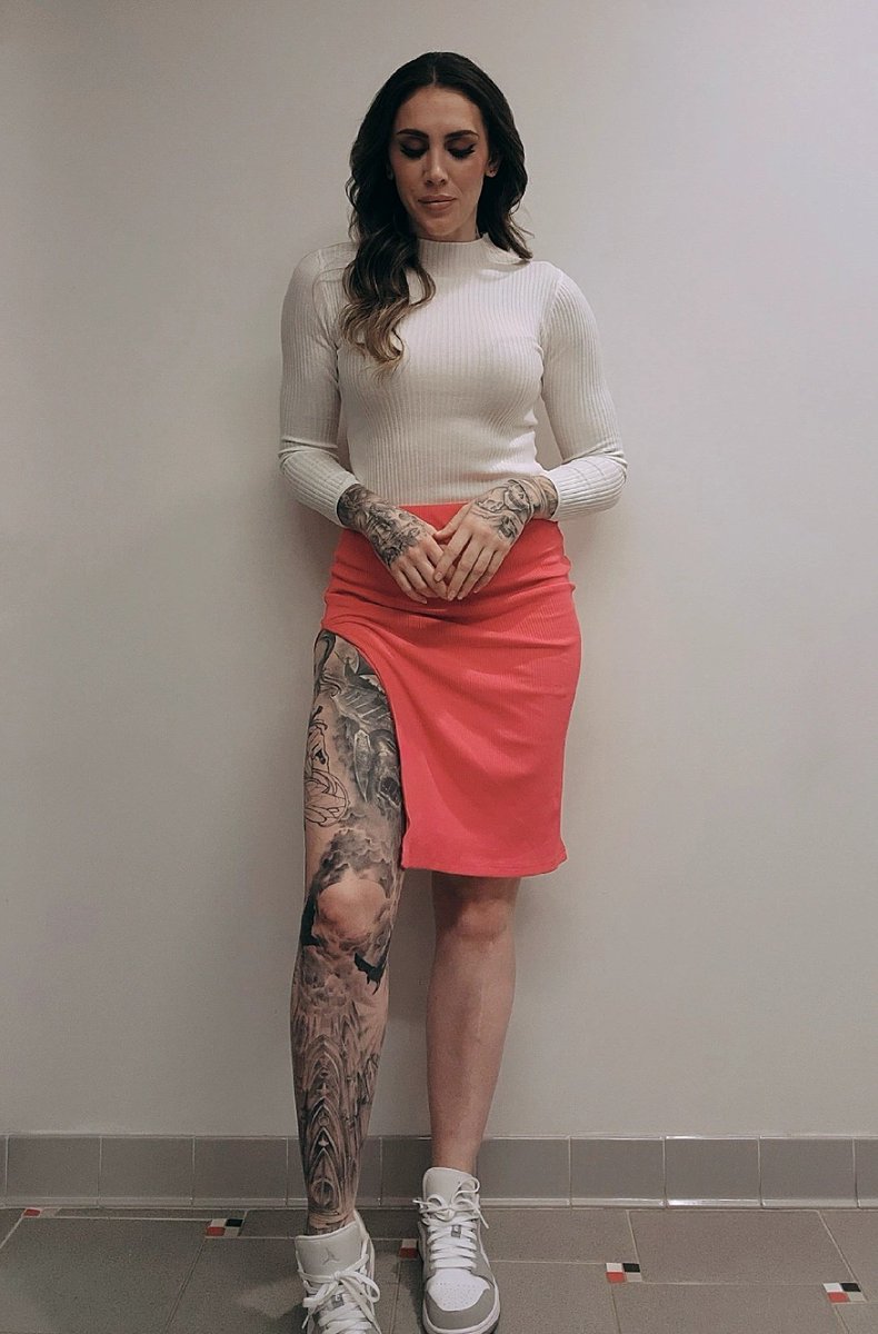 Megan Anderson tweet media