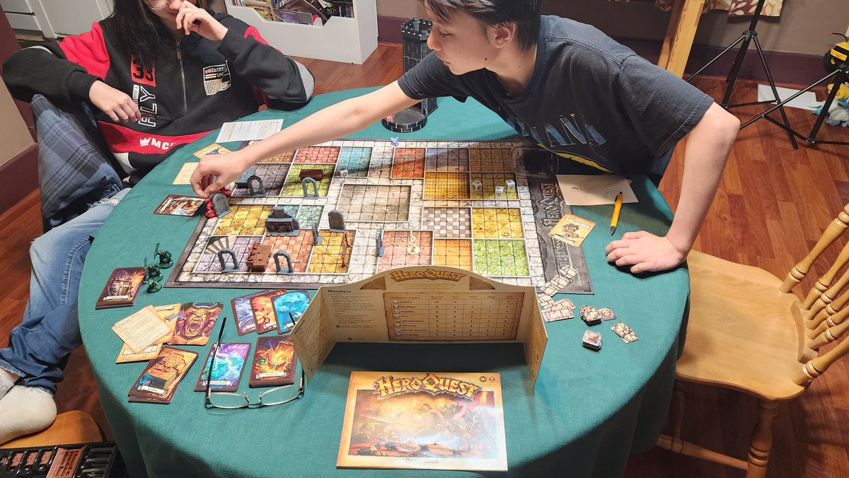 grumpyogamerdad's tweet photo. Playing Hero Quest tonight, dad was dm, they were unable to defeat the boss but it was an epic battle. https://t.co/0UEdePJ4Rc