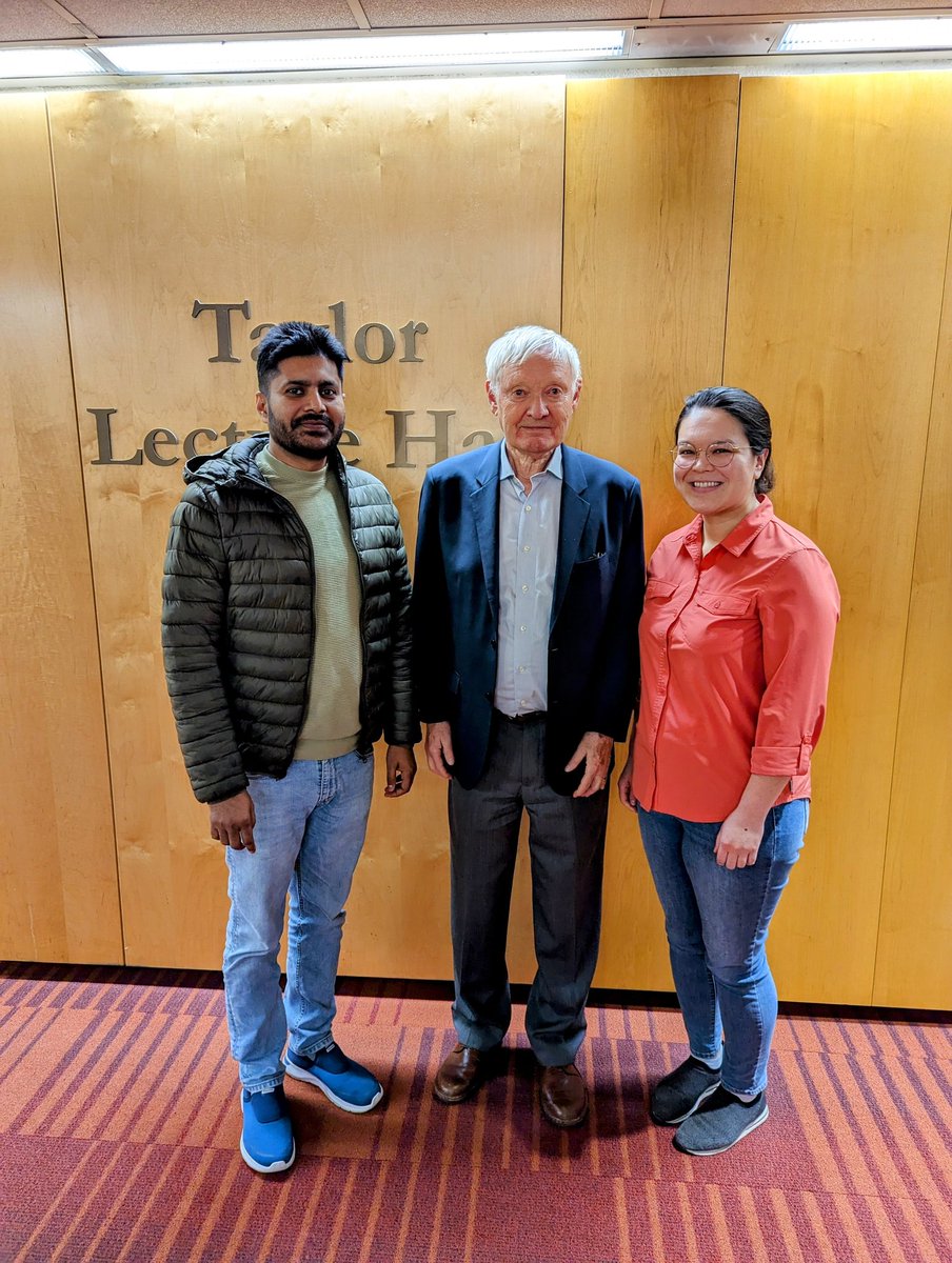 It was an honor meeting Prof. Joachim Frank, very humble, lucid and definitely inspiring #nobellaureate "2017 Nobel prize in Chemistry". Founder of single particle cryo-electron microscopy. His golden words "Get a life outside the lab if you want to persist and excel in science"
