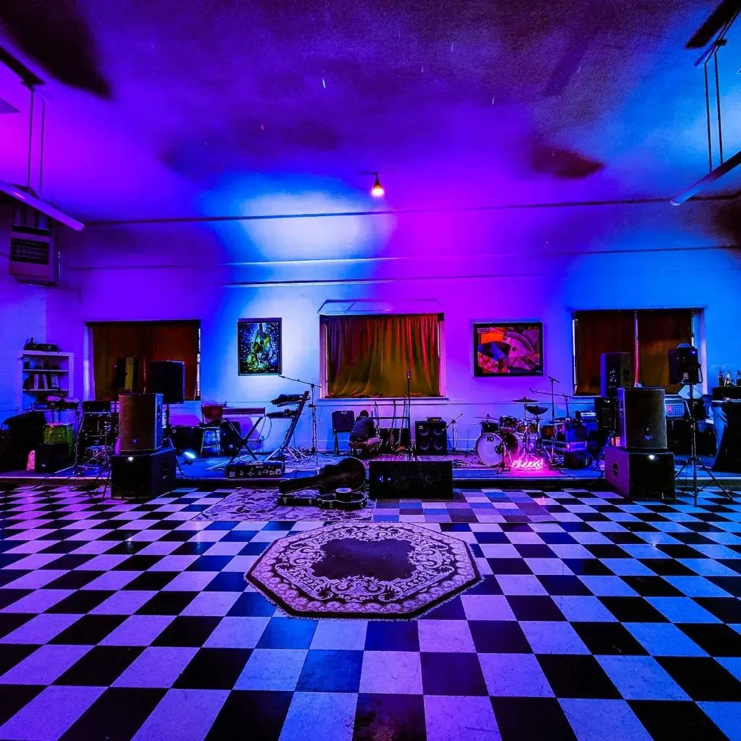 We cleaned up the studio to throw a party! 💜 Felt good to share the space again #music #community #studio #livemusic