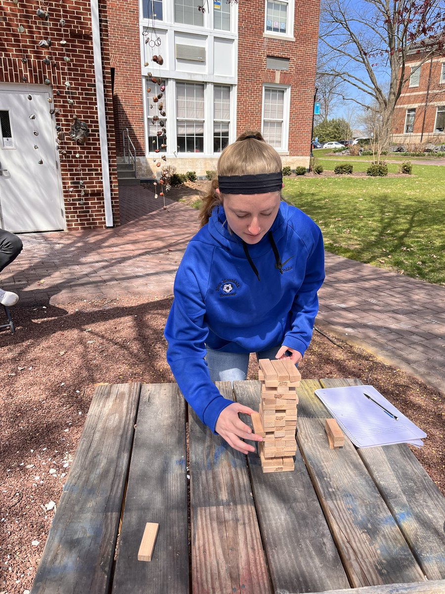 Some outdoor verb conjugation fun in Spanish 1 <a href="/EtownCollege/">Elizabethtown College</a> today #jenga #etownlanguages  #etownspanish <a href="/etownlanguages/">Modern Languages</a>