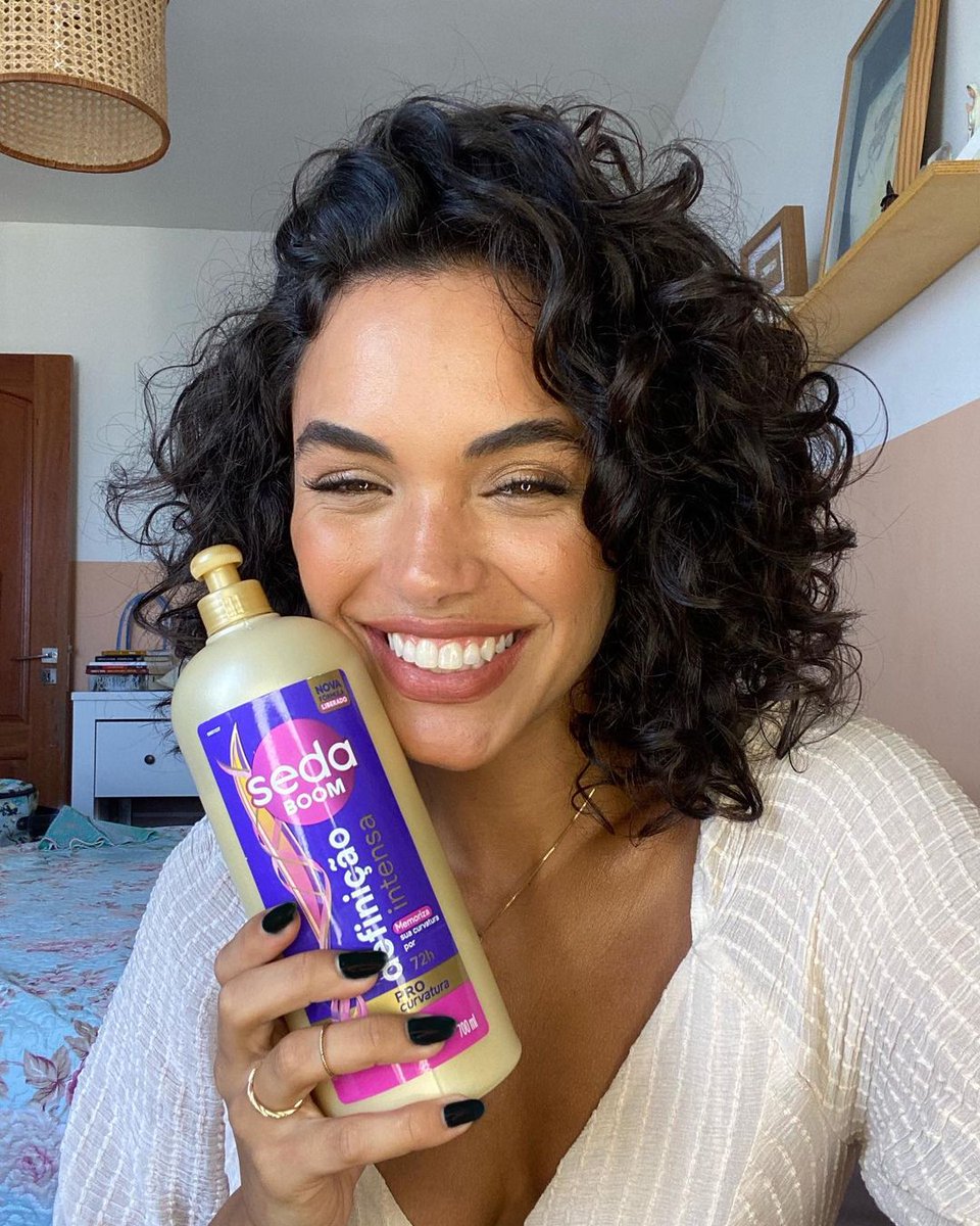 luna_coelho01's tweet photo. Vocês acompanharam os meus cuidados com meu cabelo nos últimos dias e viram que #SedaBoom esteve em todos os momentos, desde uma finalização impecável até no controle de frizz em um penteado pra um dia mais corrido dando aquele boom! 💥 https://t.co/XR0orlRE0V