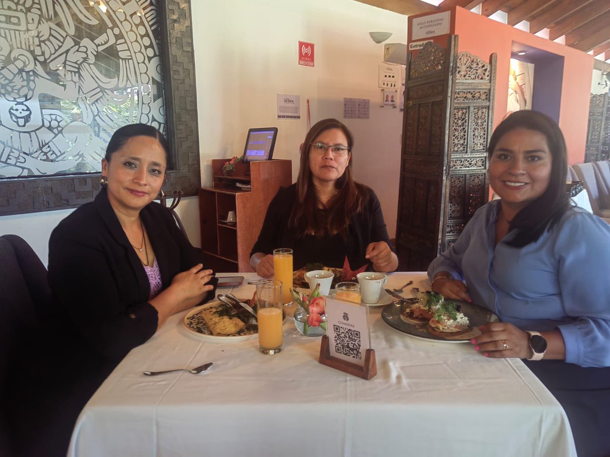 ➡️ Me reuní con mis homólogas Regidoras de Gobernación, Justicia, Seguridad Ciudadana y Protección Civil, <a href="/MintoJannet40/">Jannet Minto Reyes</a> de San Pedro Cholula y <a href="/AnaMarTorresT2/">Ana María Torres Terrazas</a> de Santa María Coronango, para continuar trabajando en coordinación.