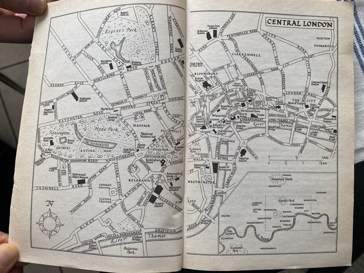 #TheYearsWoolf2023 @renzi_bonnie Agree about maps!!! Here's a lovely one in the Penguin edition that my mom's reading. #CentralLondon #Lovemaps