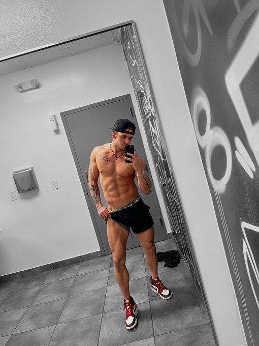 Fs1t-flWYAAXSwG?format=jpg&name=small