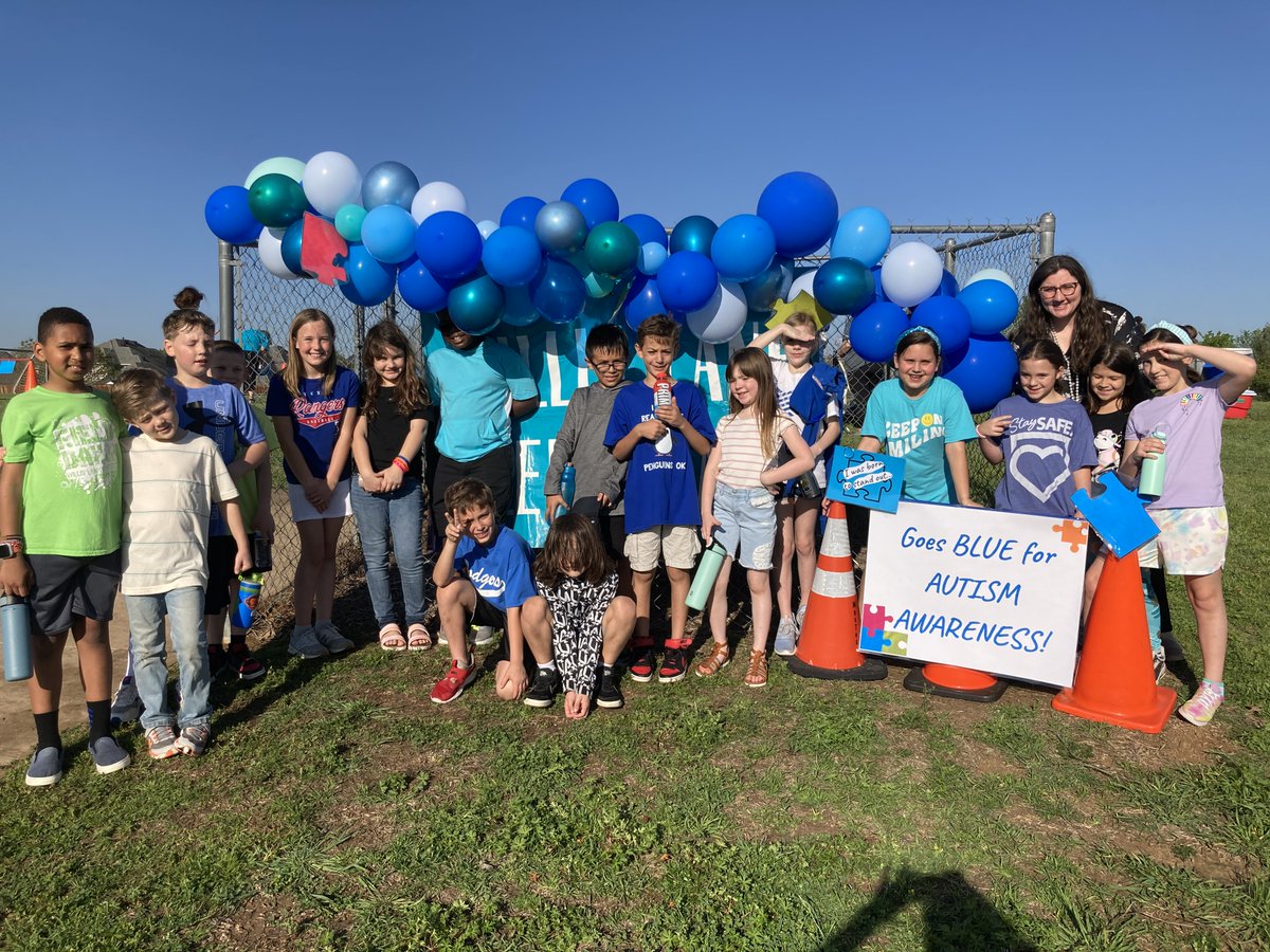 willis3rdgrade's tweet photo. The 3rd grade had a wonderful time honoring "World Autism Awareness day!" @WillisLaneES #wlespride #celebrateKISD https://t.co/qRd4z9lHZ7