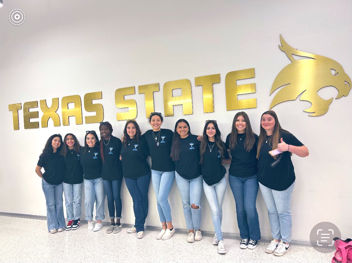 addiedlg's tweet photo. Thanks to her Coaches, Hailey had the opportunity to visit and get an inside look at the athletic training department at Texas State. She loved it all and is so excited about becoming a Bobcat in the fall! #txstnext @HarlanSportsMed @TxStateBobcats https://t.co/cjsMXFboHB