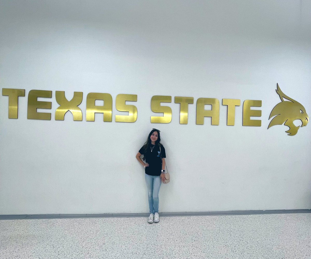 addiedlg's tweet photo. Thanks to her Coaches, Hailey had the opportunity to visit and get an inside look at the athletic training department at Texas State. She loved it all and is so excited about becoming a Bobcat in the fall! #txstnext @HarlanSportsMed @TxStateBobcats https://t.co/cjsMXFboHB