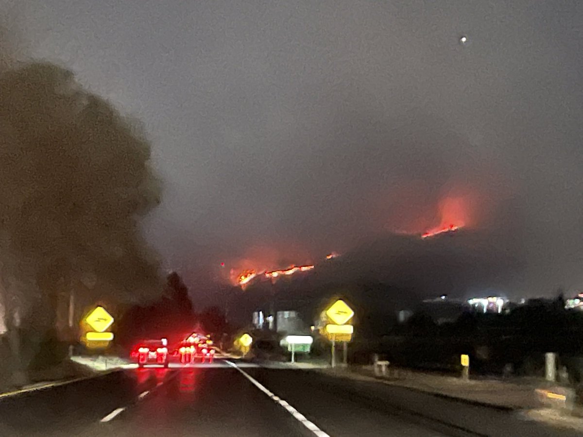 CMichelinG's tweet photo. @Trafico_ZMG continúa el incendio visible desde Carretera a Vallarta a la altura de La Venta del Astillero. https://t.co/RIwVsJnOFm