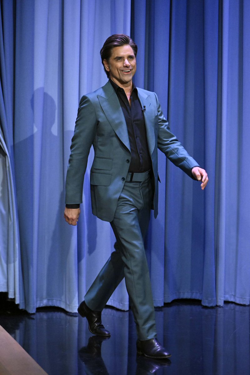 JohnStamos's tweet image. Continuing, my #Falloninfatuation week.  On  @FallonTonight TONIGHT/NOW @nbc photo @ToddOwyoung. Press genius @MP3MP