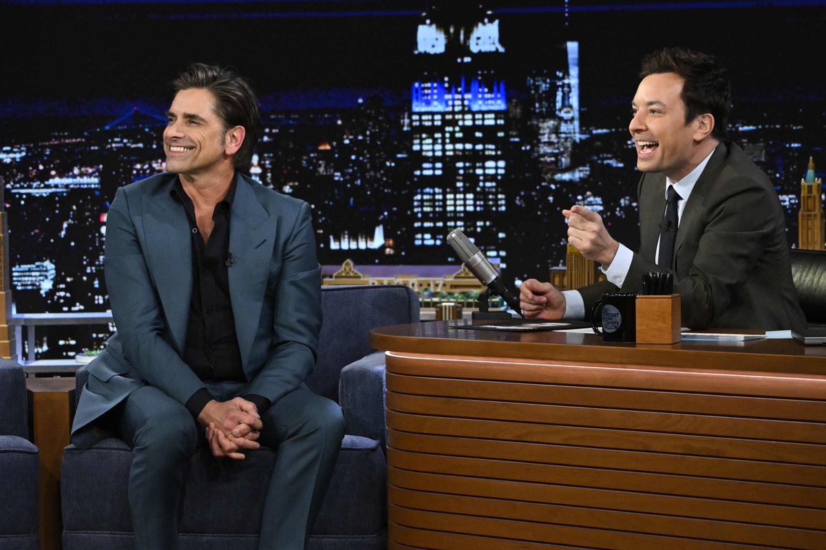 JohnStamos's tweet image. Continuing, my #Falloninfatuation week.  On  @FallonTonight TONIGHT/NOW @nbc photo @ToddOwyoung. Press genius @MP3MP