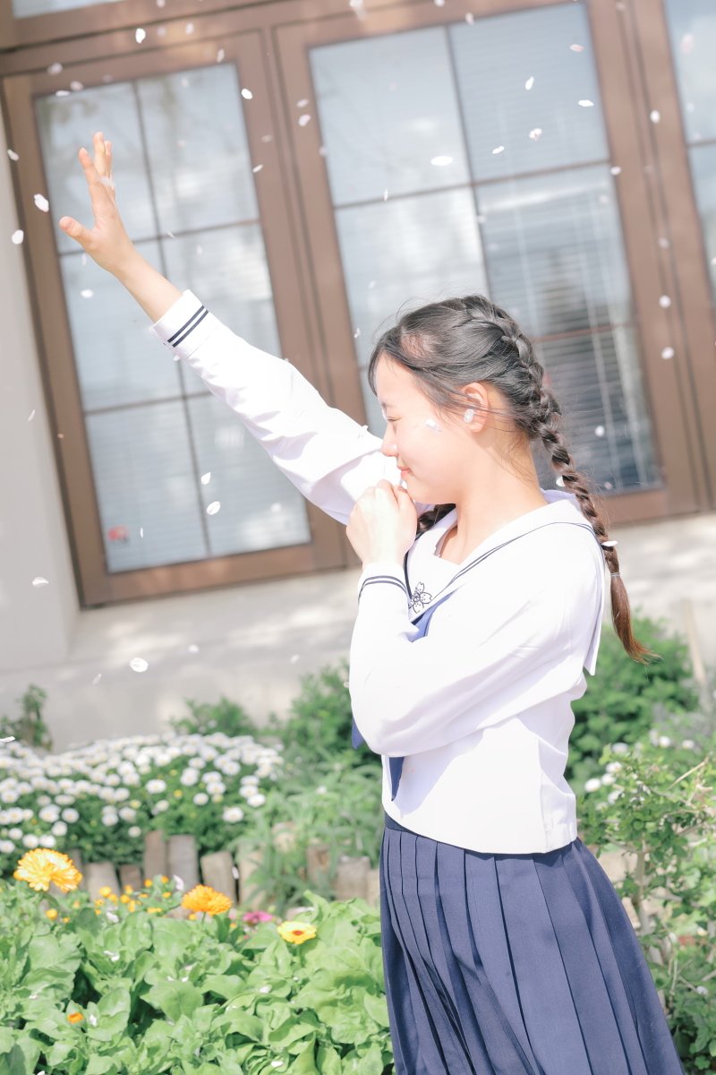 susunzu's tweet photo. 桜の花びらキャッチ。水無絢麗さん。
#LockRockBAB 
#66bab 
#水無絢麗 https://t.co/CC4sKazPBO