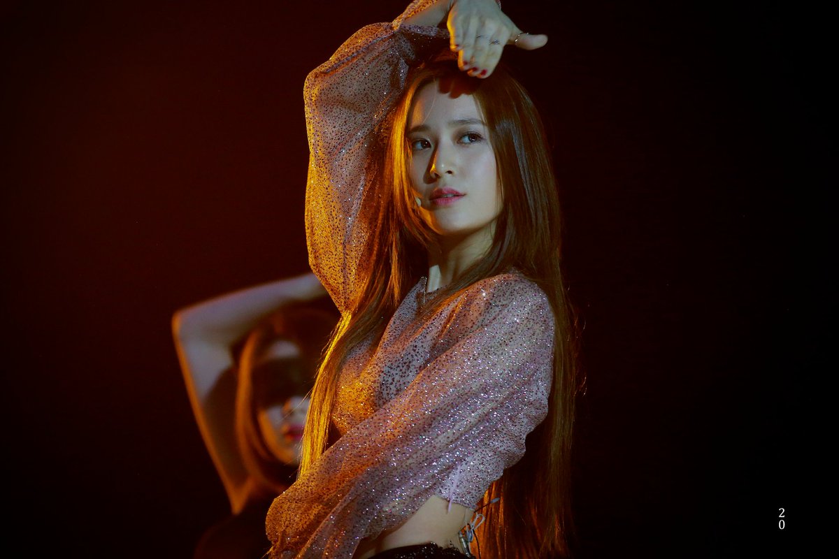✦ 𝐬𝐨𝐥𝐢𝐭𝐚𝐫𝐲 ✦ tweet media