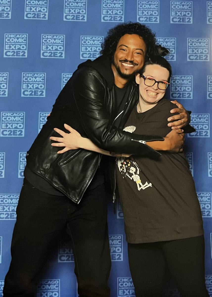Goldenazriel's tweet photo. Got a @sambaschutte hug!!! #C2ECrew #OFMD https://t.co/2mtUWEhdpJ