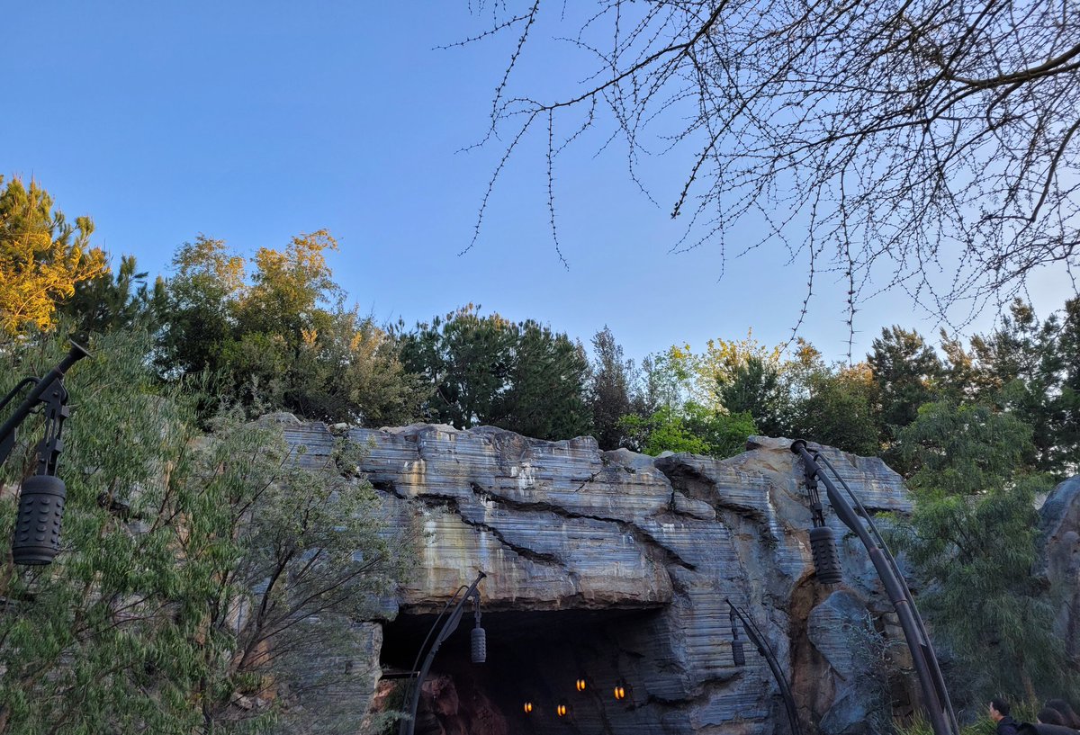 FairyoftheDead's tweet image. A nice day on Batuu.  
#swge #Disneyland #batuu