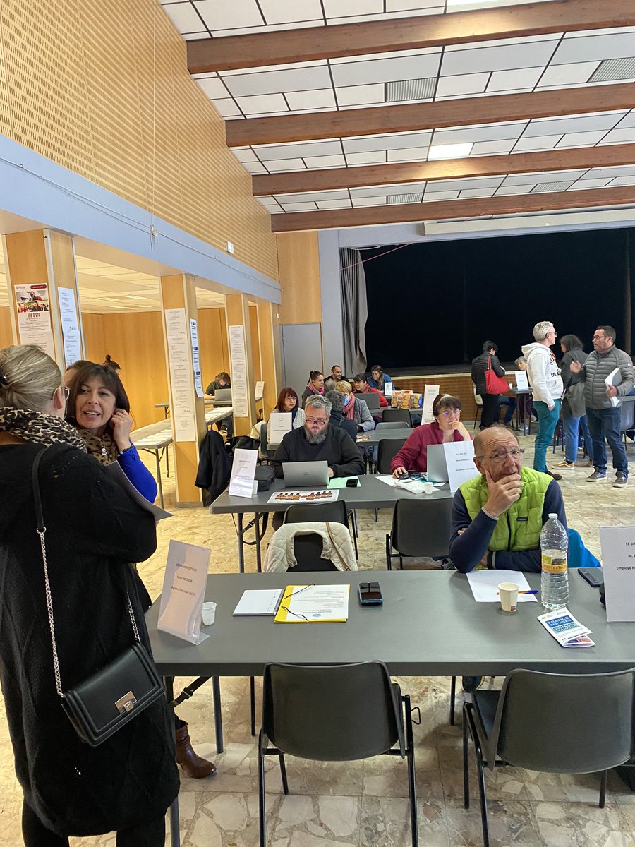 Aujourd’hui forum emploi saisonnier de #castellane. 30 employeurs présents pour préparer la saison printemps-été.