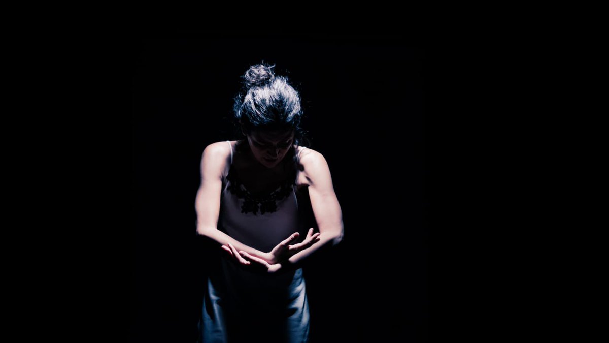 T3atroY's tweet photo. H E D D A 
nuestra niña perdida 

Un viaje teatral que trae el clásico de Ibsen desde un contexto latinoamericano contemporáneo que abraza a su heroína desde su lado femenino y deseante que se contrapone con su entorno.
Sábados 19:00 hasta abril 22 en El 77
de Abraham González https://t.co/pbnqoJ2lo0