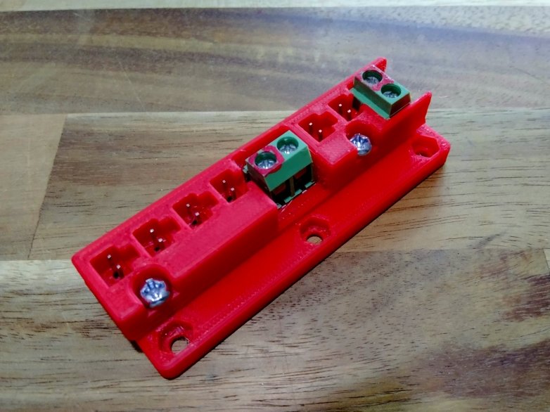 saiki0011's tweet photo. #3dprinter #自作機 #coreXY #Ex_02 建造記録
#3Dプリンタ #3Dプリンター #reprap
エアクリーナーファンや
ホットベット用信号電源への
電源分岐ボードを試作しました
#エンクロージャ 空間の温度管理用の
#Arduino にもここから電源を取る予定です😆 https://t.co/gwTEnMs9du