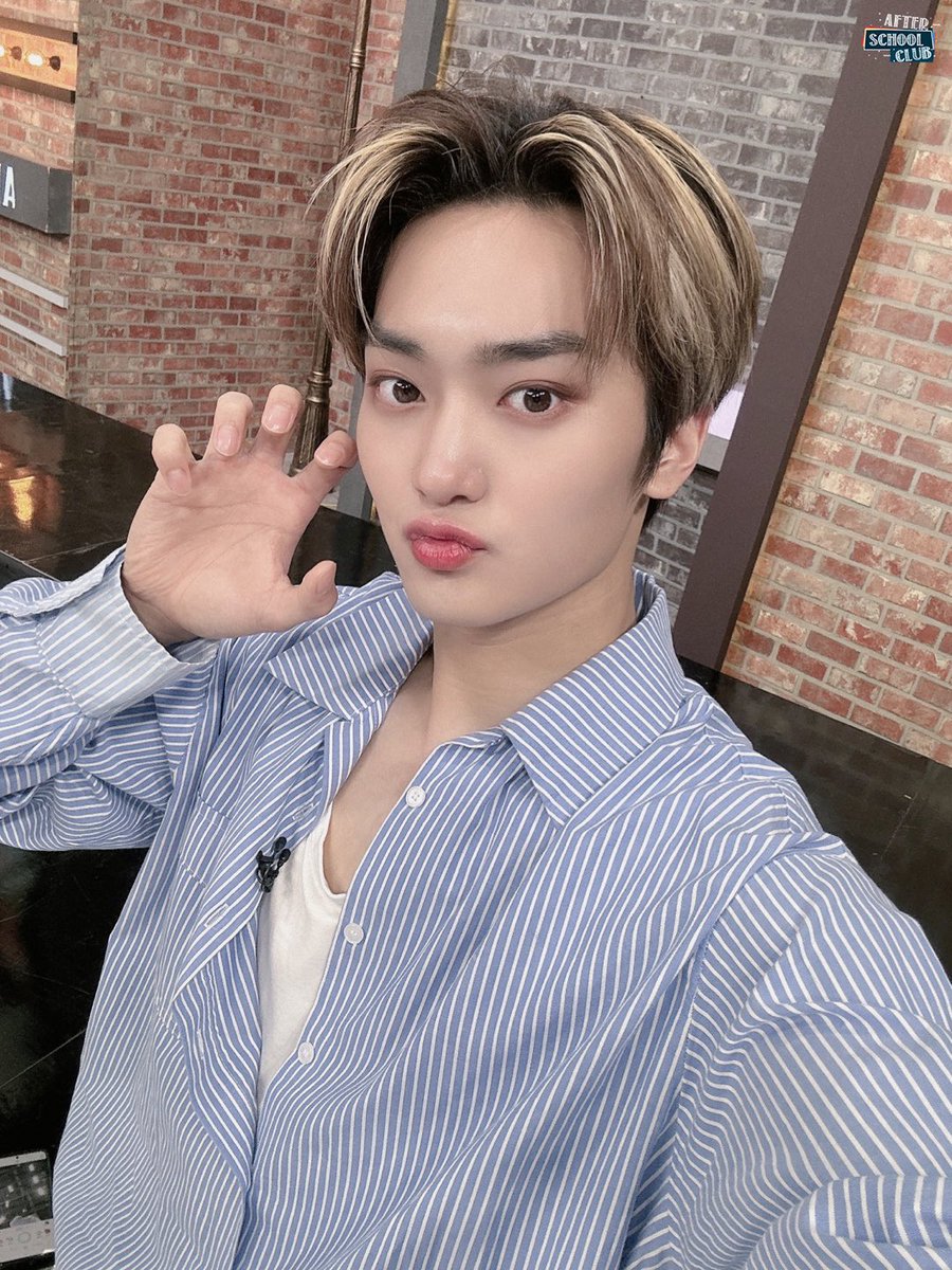 [MC]
⠀
🎲주사위 10의 미모로
스튜디오를 훈훈하게 만든
아론, 앨런 그리고 태영과 함께✨
우리는 다음 주에 만나요 👋🏻
⠀
<a href="/realaaronkwak/">아론 (AARON)</a> (←감격🥹) <a href="/CRAVITYstarship/">CRAVITY OFFICIAL</a>