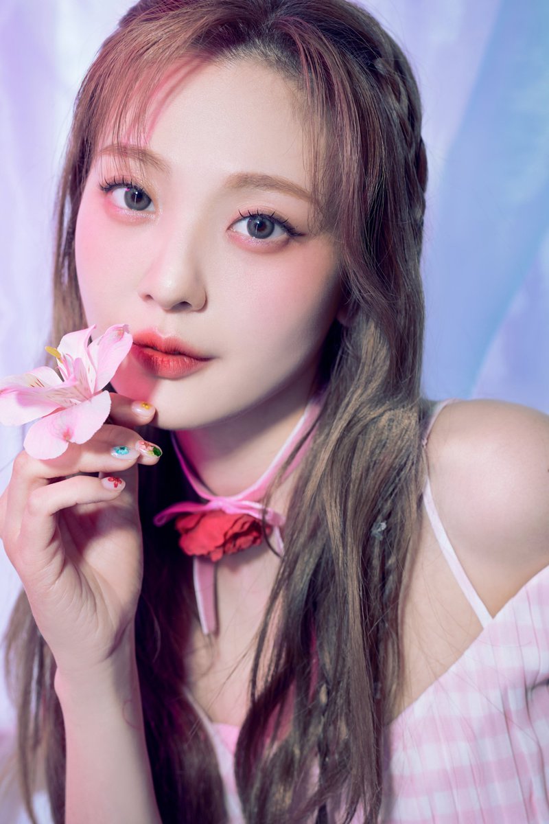 colombia_bibi's tweet photo. ❁사랑.zip❁
04/04/2023
•••
Teasers del tercer track del próximo mini album de BOL4.
•••
#볼빨간사춘기 #BOL4 #BOL4_Seoul 
#Love_story #Seoul #아름다운_건 #In_the_mirror #별 https://t.co/woGKw7DCSL