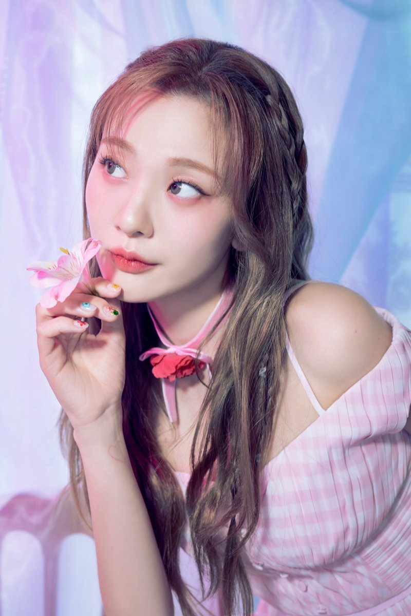 colombia_bibi's tweet photo. ❁사랑.zip❁
04/04/2023
•••
Teasers del tercer track del próximo mini album de BOL4.
•••
#볼빨간사춘기 #BOL4 #BOL4_Seoul 
#Love_story #Seoul #아름다운_건 #In_the_mirror #별 https://t.co/woGKw7DCSL