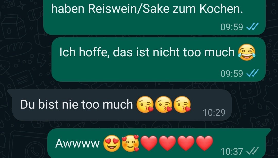 Meine Eltern haben angeboten,mir was vom Asiaten mitzubringen und ich habe ein paar Sachen erbeten. Das ist die Folge und ich kann nicht genug erwähnen, wie toll meine Eltern sind und wie süß meine Mama da mal wieder war 😂🥰