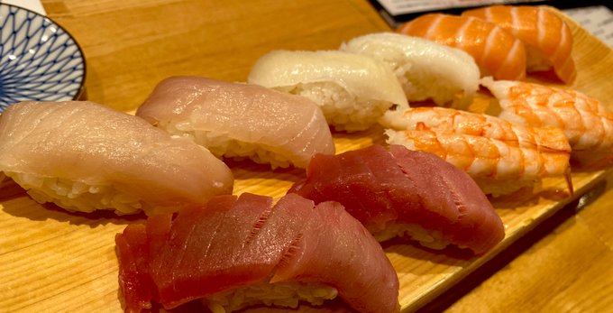 友人にお高いおしゅし奢ってもろてるのじゃ

う
ま
み
みみみみみみみみみみみみみみみみみみ 