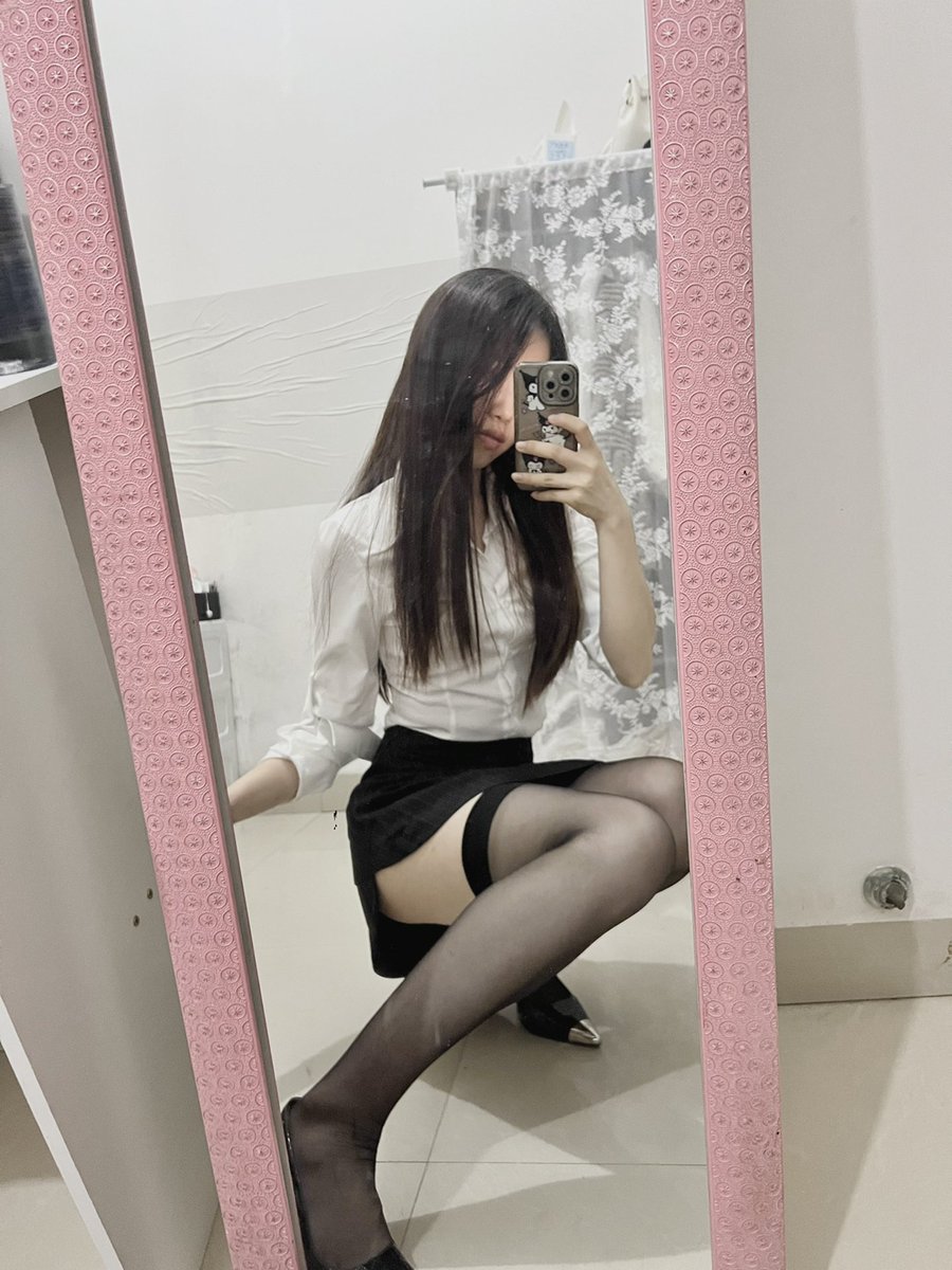 JovanSamira's tweet photo. 小哥哥，可以让我试试啪啪吗？我还没做过，好想 #郑州 https://t.co/gYMT2OOoHs