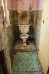 Lottie90xx's tweet photo. Sat scrolling through abandoned public toilets dreaming of where I could be left and chained to the toilet for a weekend or more. #abandonedslave #dirtyslave #herplace #leftandignored #forgotten https://t.co/LyH05okhus