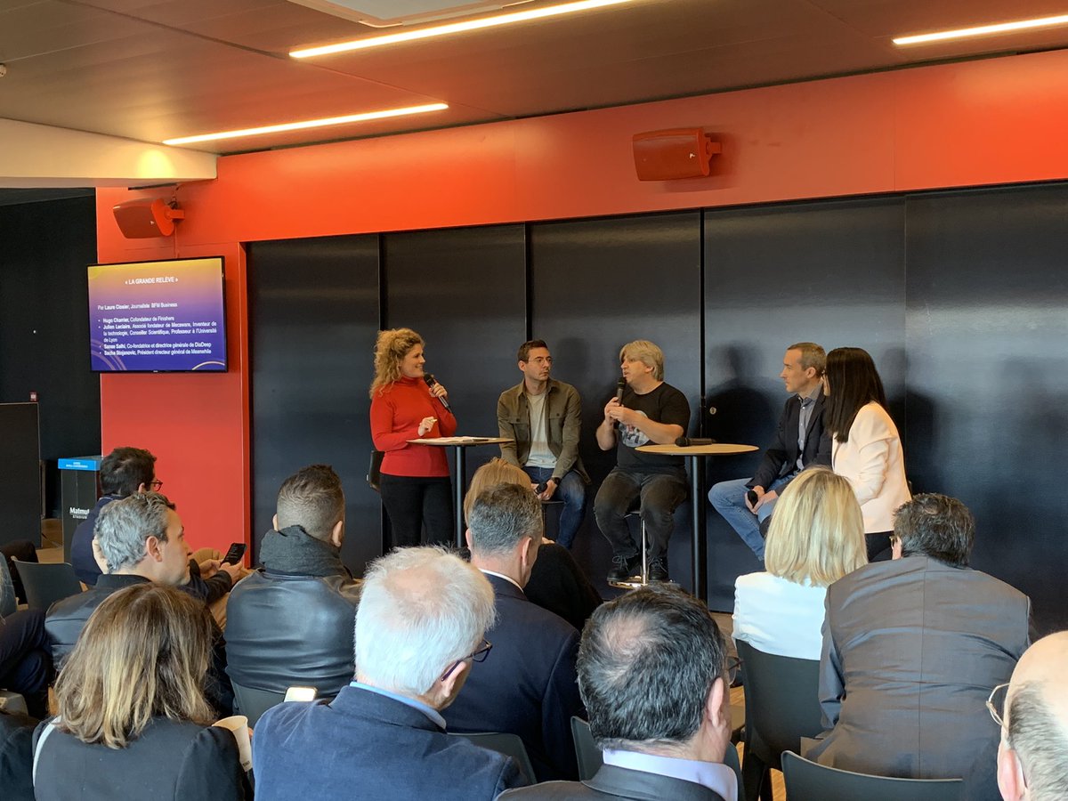 CCILYONMETRO's tweet photo. Belle table ronde au #matmutstadium @LeLOURugby ac @bfmbusiness : Yves Chavent 1er VP CCI a rappelé le savoir-faire ensemble à la lyonnaise, qui fertilise les initiatives entrepreneuriales à #lyon Avec @babolat ,Boiron, @GroupeSERFIM et de belles startups accompagnées par la CCI! https://t.co/oghPPPHlPb