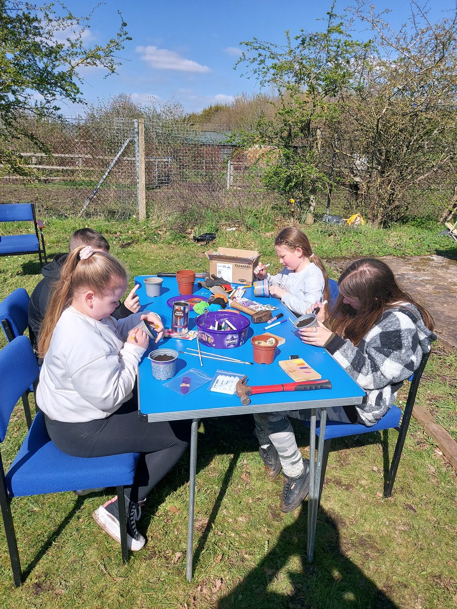 CETBrum's tweet photo. For the first day of our VYGA Easter programme yesterday, participants learnt basic gardening and woodworking skills by planting fruit &amp; veg, making wooden signs and decorating pots to take away some flowers in #youthclub #growing #EasterHolidays https://t.co/m4IIeJrj6J