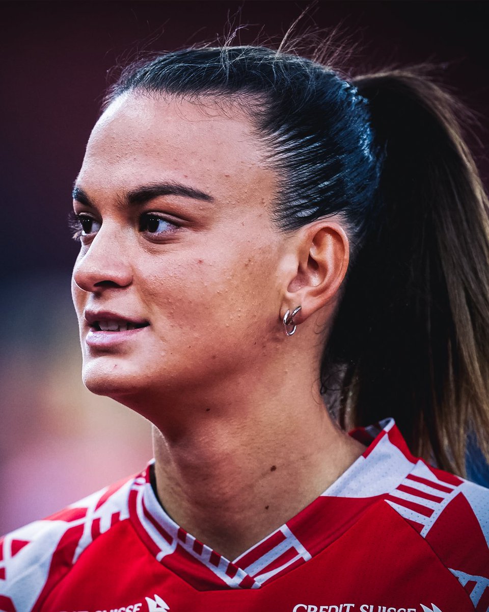 VfL_Frauen's tweet photo. Top-Talent aus der Schweiz: Riola Xhemaili wechselt im Sommer vom @scfreiburg zu unseren Wölfinnen. Wir freuen uns auf dich, Riola! 💚😍

#VfLWolfsburg https://t.co/nx8WqLcCMS