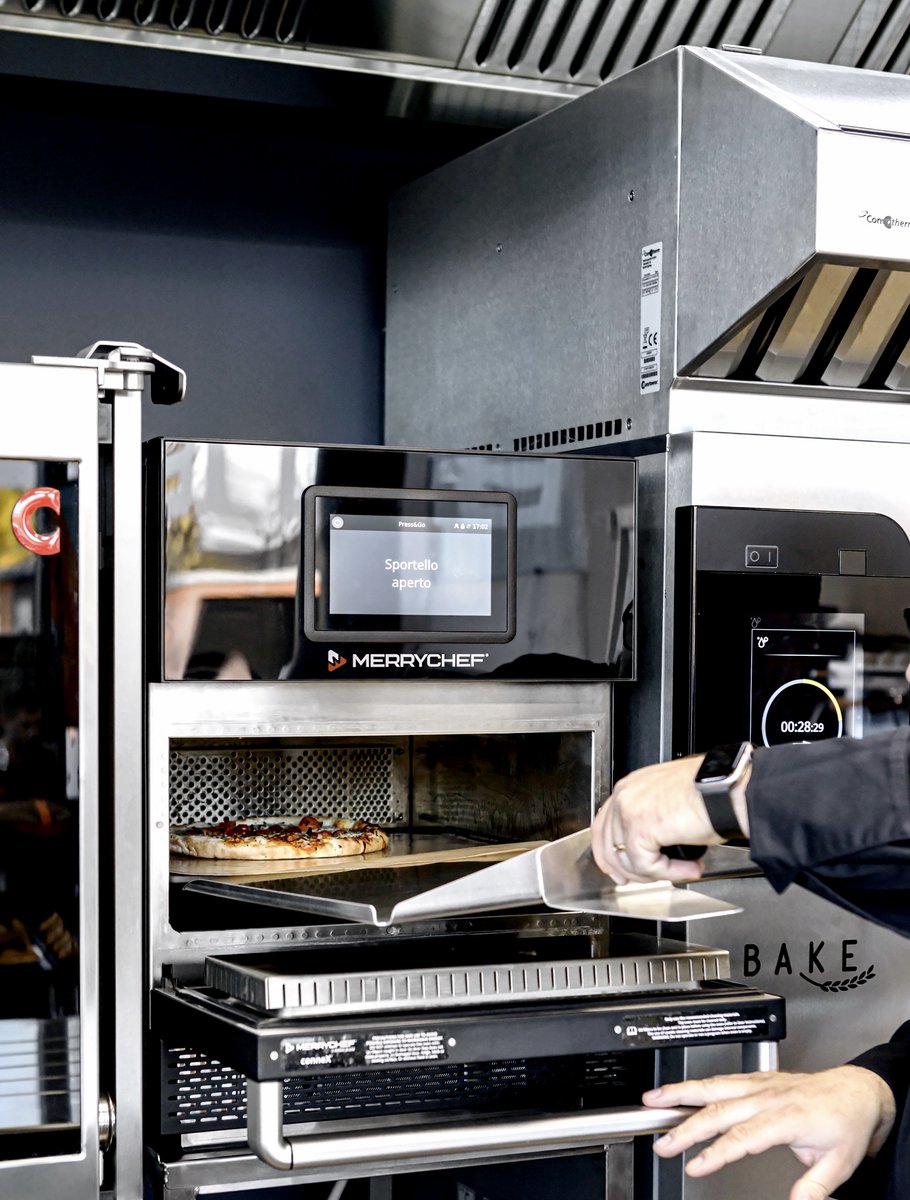 WelbiltEurope's tweet photo. Our new @Merrychef_W conneX high-speed oven has a digitally connected controller with access to our Welbilt #KitchenConnect open cloud platform, enabling you to continuously monitor the performance of your ovens as well as update menus remotely💥 https://t.co/uT0b8dwn5D
