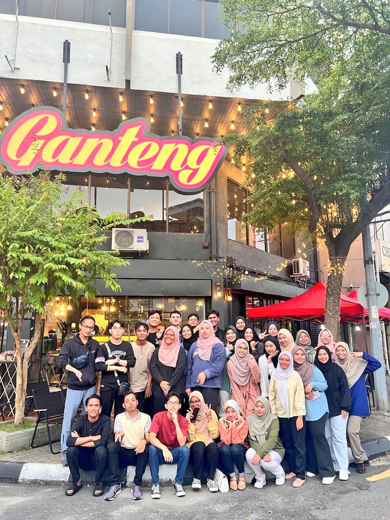hhuwaidasae's tweet photo. 📍Ganteng Cafe,Ipoh
#iftar #classmates #lastsem https://t.co/abI4SnonO4
