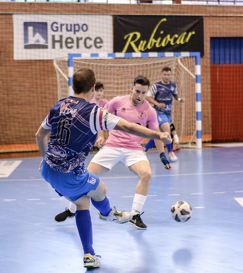 jc_cabrero_'s tweet photo. Bonito ejemplo de cómo tratar bien el balón.
No siempre es fuerza, muchas veces, precisión. 🔎 📐⚽️
@ivancabrerolase 
Viva el Futbol Sala!! https://t.co/7aBe82AKNn