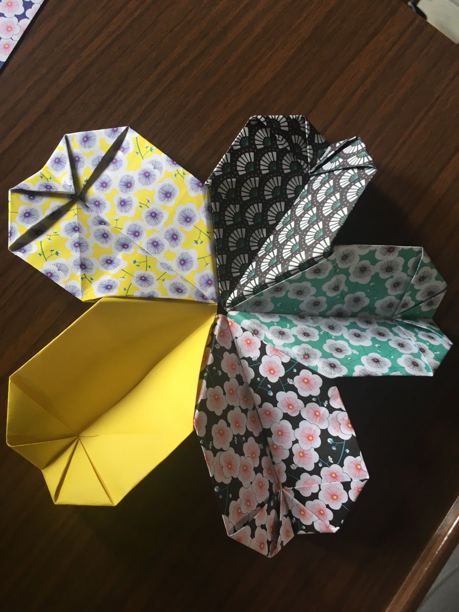 As part of Artificial's remote-friendly philosophy, the team regularly gets together for virtual events.

Last Friday, Data Scientist Andy Mingren Li hosted a ‘Feast &amp; Fold’ Origami workshop for the team to celebrate the beginning of the Cherry Blossom season 🌸

#remotework