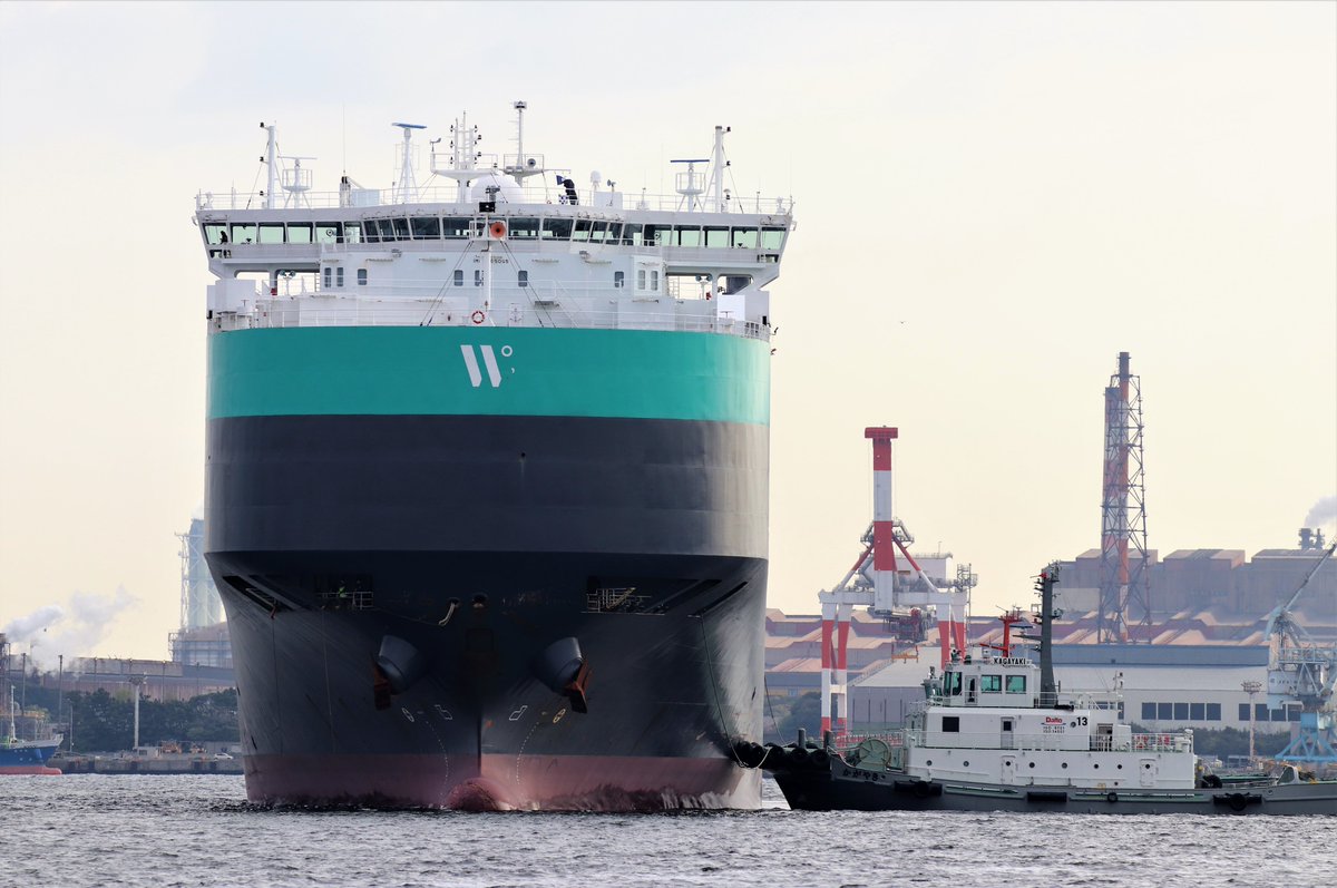panamaru2's tweet photo. 04月03日朝、米国Tacomaより #Wallenius_Wilhelmsen LCTC #TUGELA IMO9505065 GRT72295tons b-2011が大黒埠頭T-2バースに接岸しました。その奥には シンガポールから回航された #PACIFIC_WORLD EX #SUN_PRINCESS IMO9000259 GRT77441 b-1995 が係留されていました。
20230403 https://t.co/Rp4g5PDszV