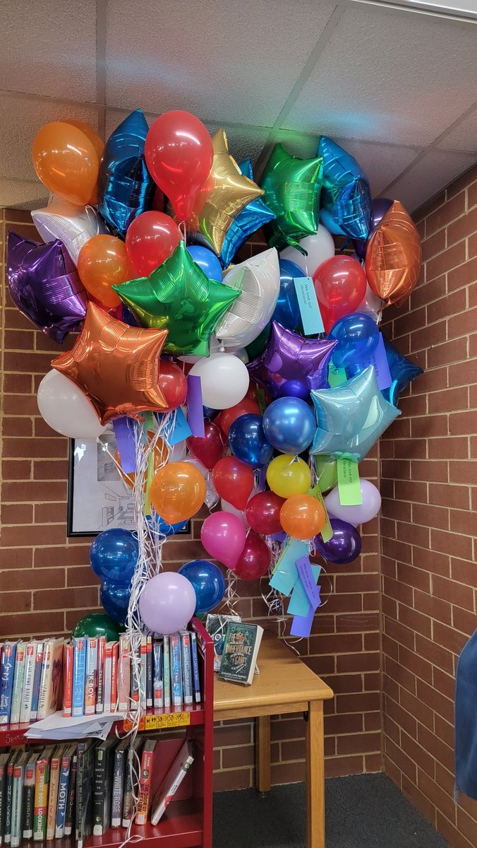 SpotsyLibrary's tweet image. Some wonderful parents in our county organized a campaign for the high school librarians. Each balloon has a sweet and supportive message attached to it.  We are truly part of an amazing community. Thank you @SpotsySchools parents and friends. #morethanbooks #community #value