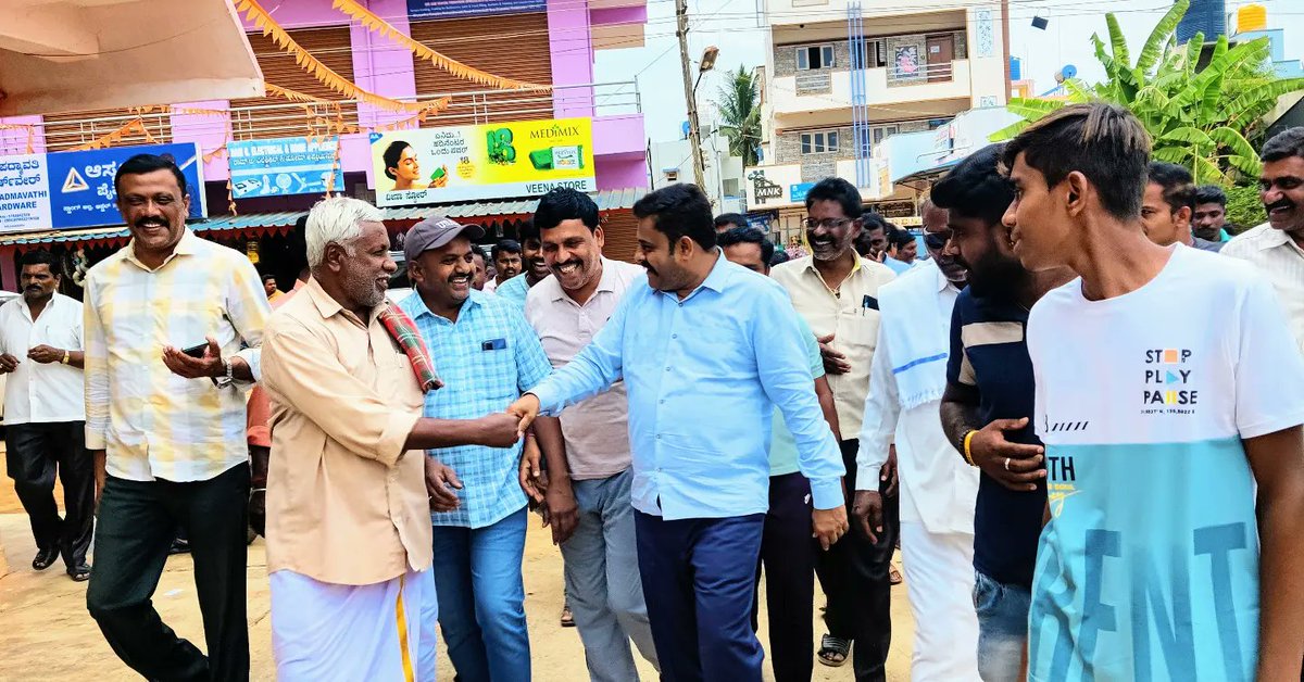dc_gowrishankar's tweet photo. ಇಂದು ನನ್ನ ಮತ ಕ್ಷೇತ್ರದ ಹಬ್ಬತ್ತನಹಳ್ಳಿ ಮಲ್ಲಸಂದ್ರ ಹಾಗೂ ಹೆಗ್ಗೆರೆ ಗ್ರಾಮಗಳಿಗೆ ಭೇಟಿ ನೀಡಿ ಮತಯಾಚನೆ ಮಾಡಿದೆನು. https://t.co/RkGuW8fZFL
