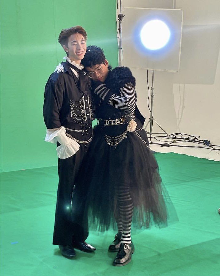 apcyxnm's tweet photo. อองรีคุงจะเกินไปแหละ https://t.co/VbHPBMAGud