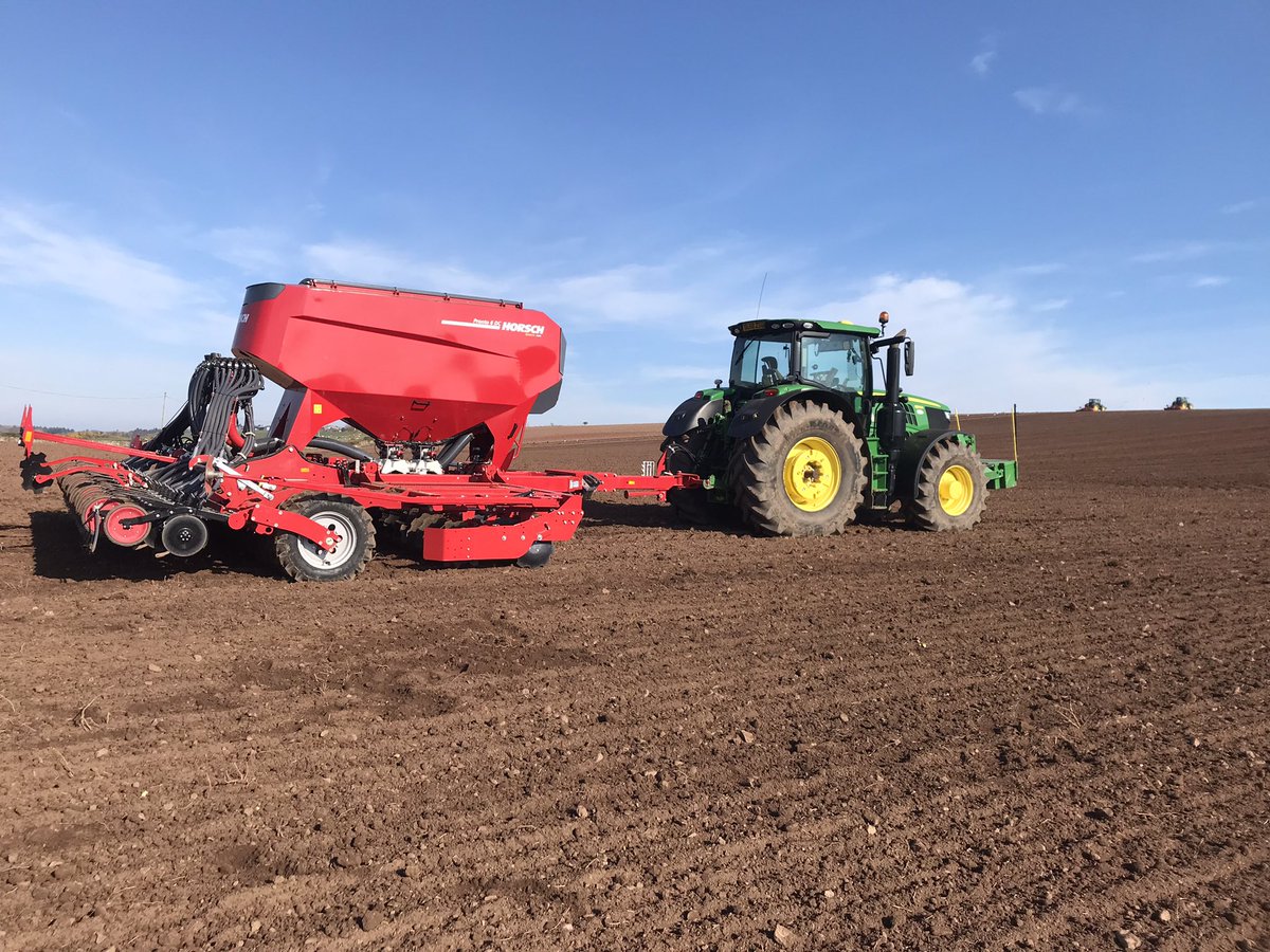 annabelhami11's tweet photo. #springdrilling23 is a GO! @LGSeedsUK LG Diablo for @SimpsonsMalt going into good conditions with the new @HORSCHUK pronto @ScotJCB! The @Sherriffgroup JD215 π of dreams leading the way! The 2 powerharrows out in front! #crackingon https://t.co/uqHveUlptc