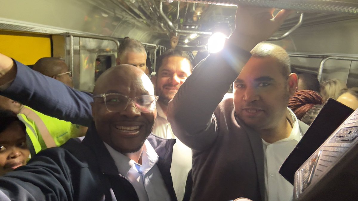 ricardomackenzi's tweet photo. Great to celebrate Nyanga-Langa 🚆 🚆 🚆 Train Service.
We will be working with our partners @PRASA_Group and @Dotransport to ensure commuters get to and from work.
#improvingmobility is key to getting our economy growing. https://t.co/SiYTh8rHru