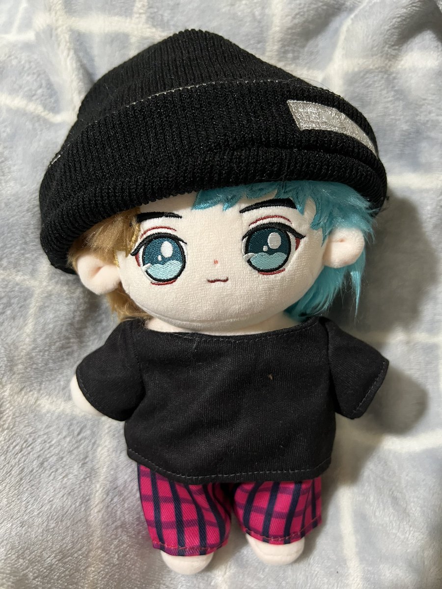 magicman_jsdoll's tweet photo. Outfit for dual hair colour doll.

Adjustment is making to fit the doll better 🙏🏻 https://t.co/wZsmhb1dIC