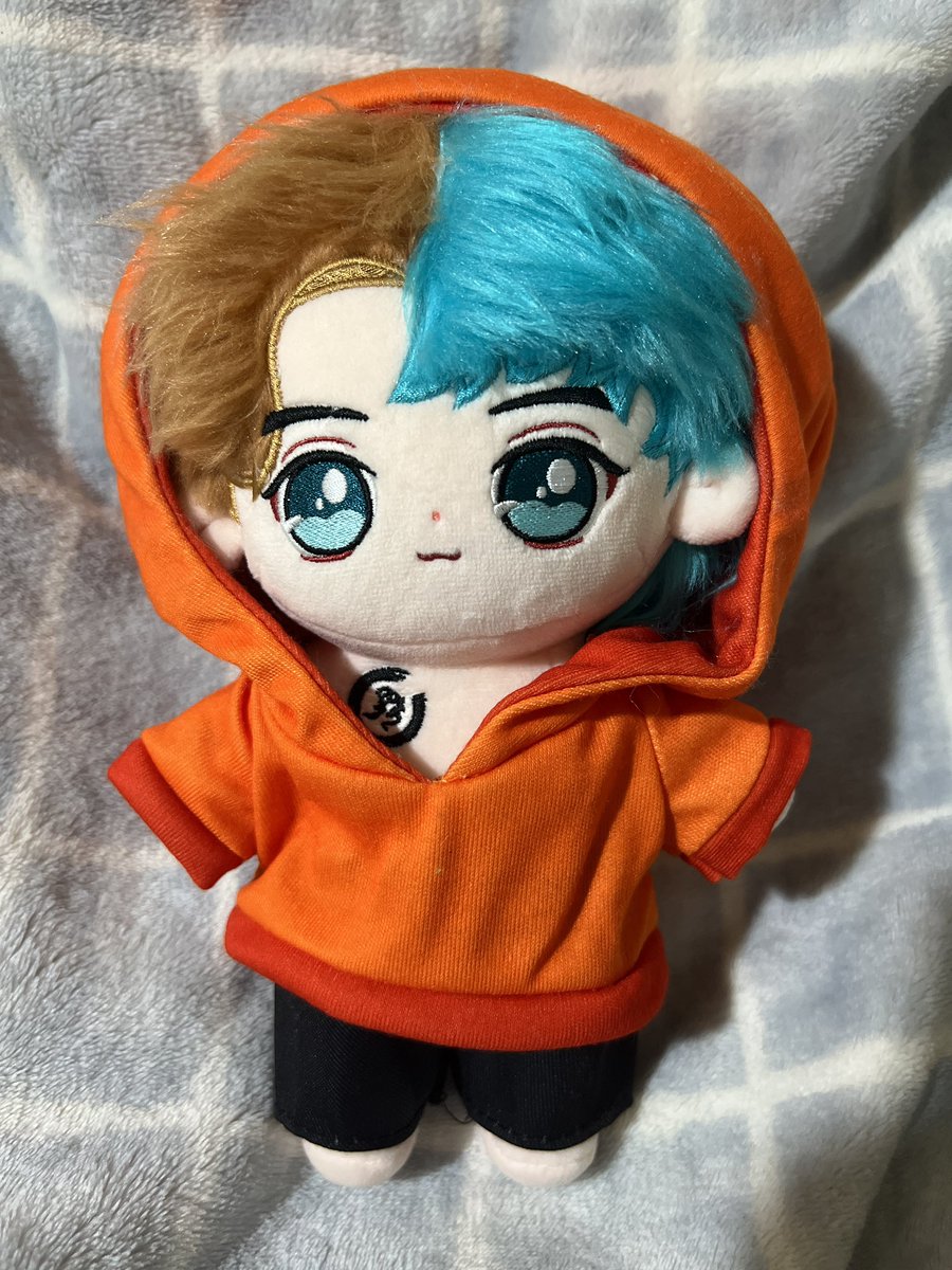 magicman_jsdoll's tweet photo. Outfit for dual hair colour doll.

Adjustment is making to fit the doll better 🙏🏻 https://t.co/wZsmhb1dIC