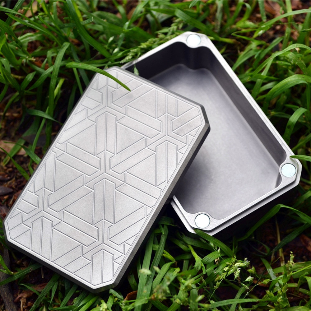 EdcGrabber's tweet photo. EDC Titanium Storage Magnetic Box 

https://t.co/ryqUIlQrpN 

#everydaycarryknife #edcgear #everydaycarry  #edc  #edccommunity #edcknife #everydaycarrycommunity    #everydaycarrygear #titaniumedc #edctitanium #carabiner #edccarry #gadgets #edcgrabber https://t.co/13KizoBkmf