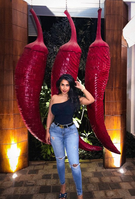 Tujhko Mirchi Lagi Toh Main Kya Karoon 🌶️ #meme #MasterChef #goa #art #bollywood https://t.co/9ODcdo<a href="/tag/meme"class="tags">#meme</a><a href="/tag/art"class="tags"><span>#art</span></a><a href="/tag/masterchef"class="tags"><span>#masterchef</span></a><a href="/tag/bollywood"class="tags"><span>#bollywood</span></a><a href="/tag/goa"class="tags"><span>#goa</span></a>