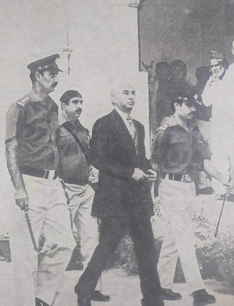 sherryrehman's tweet photo. جس دھج سے کوئی مقتل میں گیا وہ شان سلامت رہتی ہے،
یہ جان تو آنی جانی ہے اس جان کی تو کوئی بات نہیں-#SalamBhutto https://t.co/xdhNDHDOEO