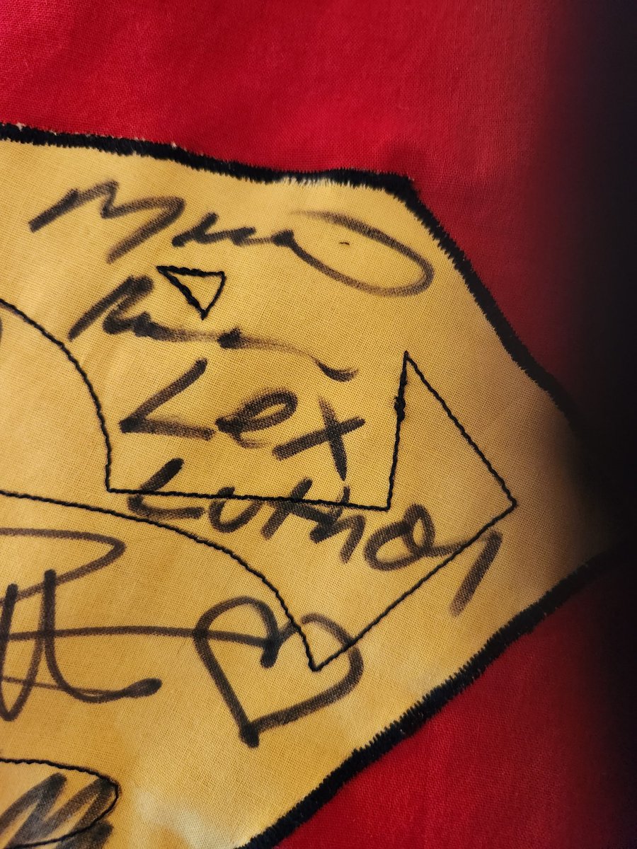 flashraptor's tweet photo. First for @BrandonJRouth then Welling now @michaelrosenbum to sign my cape. One day I'm gonna get one of these autographed to put this sucker on https://t.co/MnLah71P8J