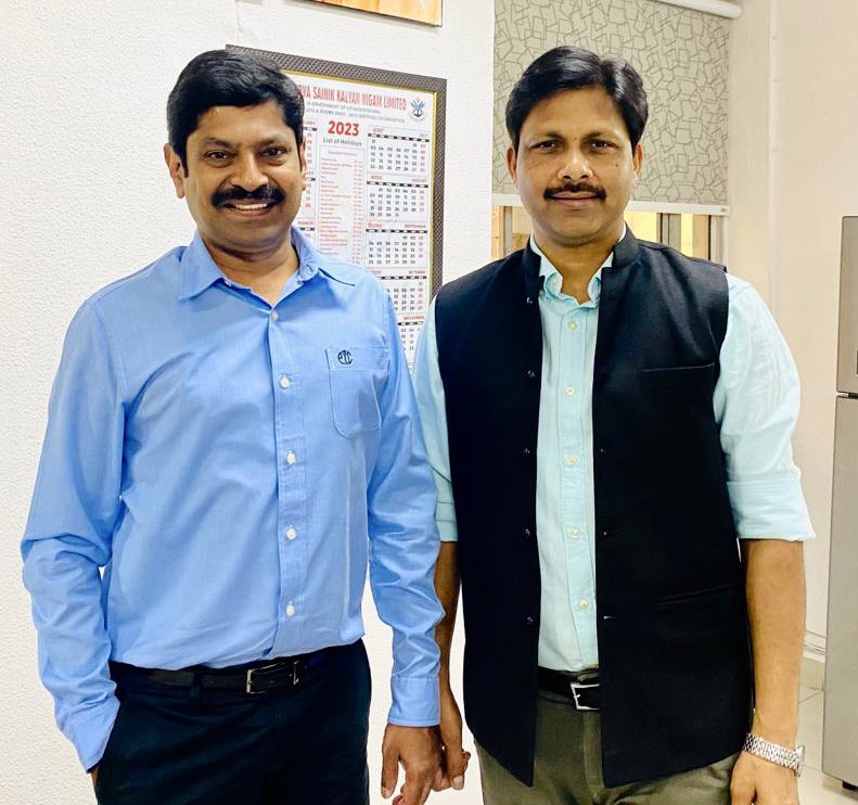 dr_hariom_ias's tweet image. S. Sundaram, IAS 1997 batch.
Welcome Back to UP Dear Friend after more than 7yrs of Deputation to GOI in Chennai.
#drhariomias #sundaram #IAS #1997batch
