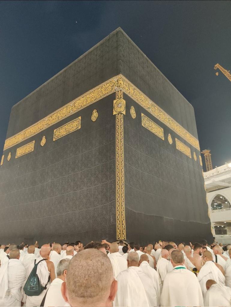 Retweetprayers's tweet photo. Insha Allah one day I will touch the holy House https://t.co/f1Eay7TRv7